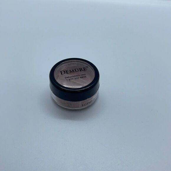 Deluvia Demure Mineral Eyeshadow Color -Pink Suede - Picture 3 of 4